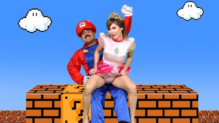 SEXMEX - Kari CachondaEsmeralda Duarte - Super Mario porno . Esmeralda Duarte and Kari Cachonda 