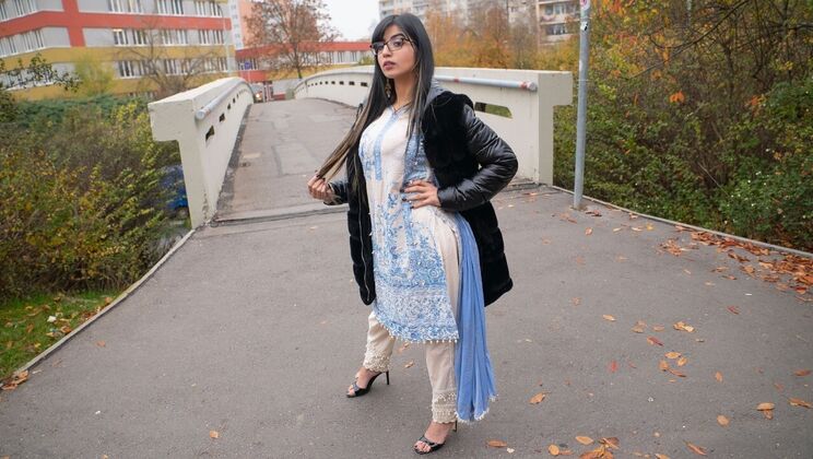 ⁣Public Agent - denis martiAaliyah Yasin - The Present in the Pocket 