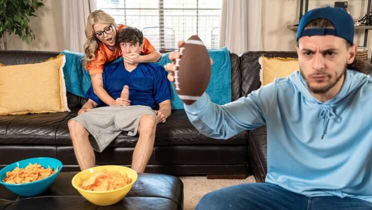 Crazy College GFs - Parker AmbroseJill Taylor - My Boyfriend Wont Give Me Anal 