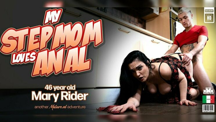 ⁣Mature.nl - Mary RiderBenny Banana - Anal fucking my hot 46 year old stepmom Mary Rider in the kitchen is a dream cum true! 