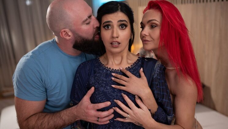 ⁣Fake Hostel - Roxi KeoghJonny OblongAaliyah Yasin - Sister, What The Fuck! 