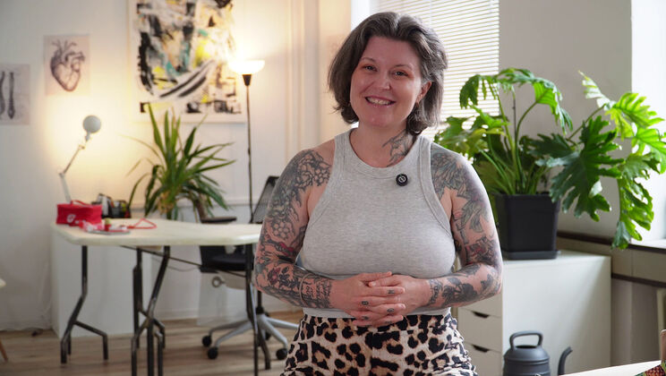 Ersties - Lola L (Ersties)Dolly (Ersties) - A BDSM Shoot with a Difference (Karyns Pick) 