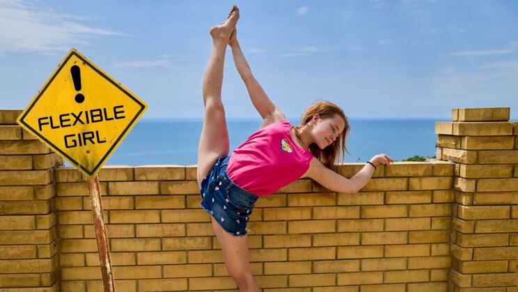 Club Sweethearts - Nicole Murkovski - Flexible sweetheart Nicole Murkovski 