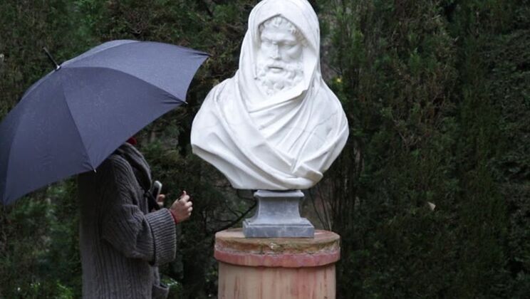 Porn World - Julia RocaMiguel Zayas - Graceful Latin Lady Julia Roca Works Her Hairy Twat for Random Guy in Park GP1744 