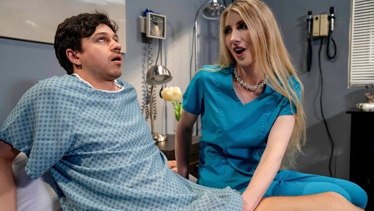 ⁣Trans Sensual - Janelle FennecDakota Wonders - Hosptal Room 