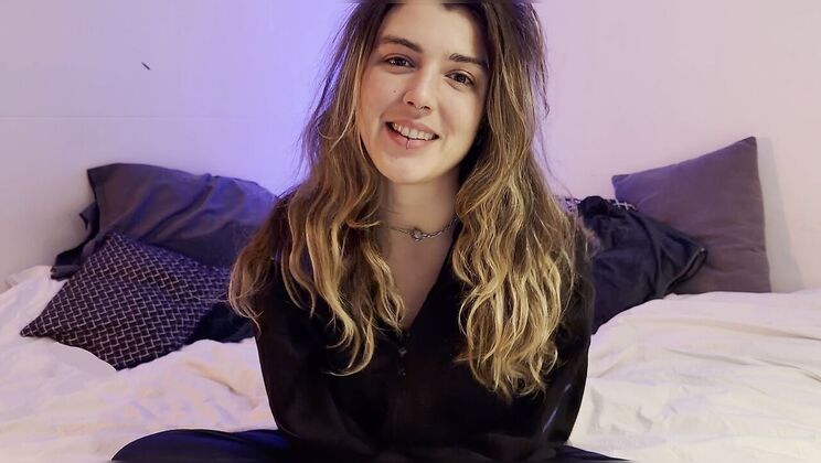 ⁣Ersties - Gia G (Ersties) - Sarahs First Anal (Gias application) 