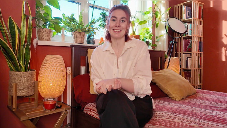 ⁣Ersties - Zora (Ersties) - Sarahs First Anal (Zoras application) 