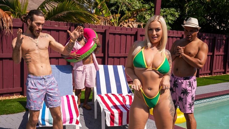 ⁣Dads Love Porn - Elana BunnzTodd Jones - Elana Bunnz Crashes The Party 