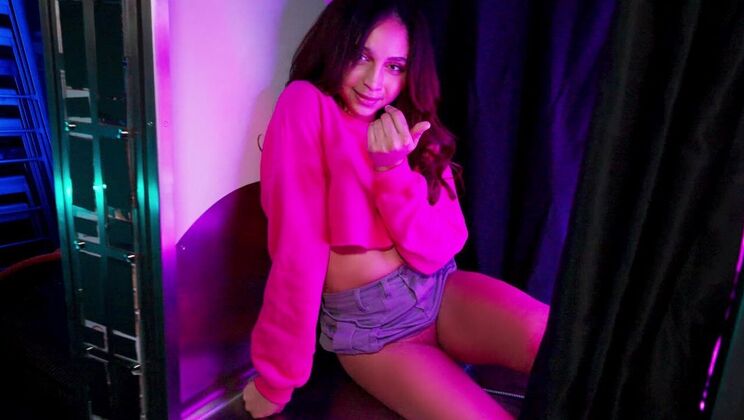 ⁣Hes Got Rizz - Lucas FrostJuneKaterina Karson - B-Ball and Underboob 