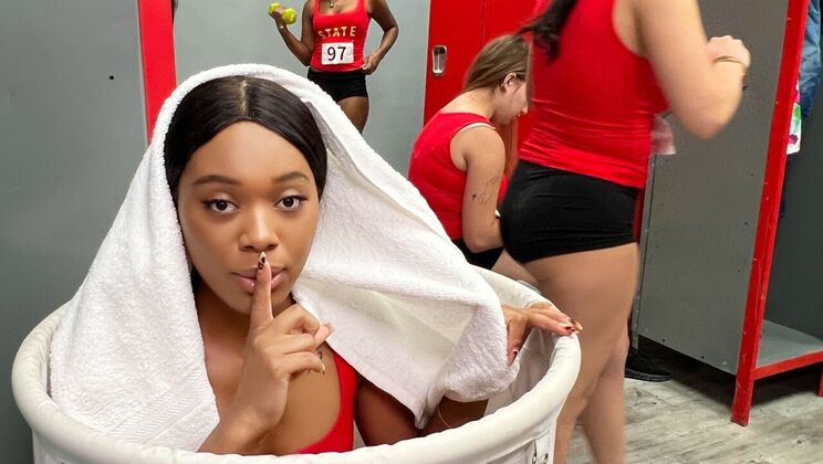 ⁣Lets Post It - Logan XanderJourney Love - Stretching the Track Star 